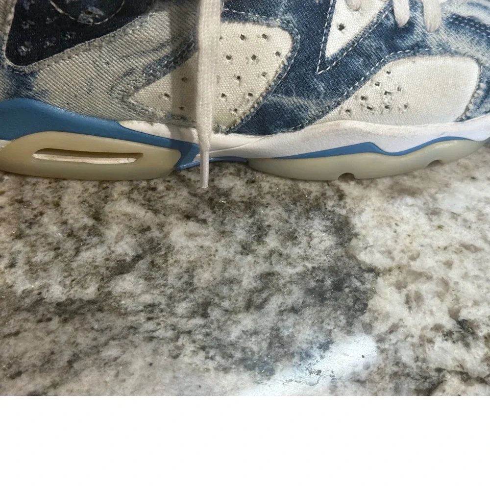 Jordan Kids Air Jordan 6 Retro Washed Denim Sneakers White Blue Size 5Y